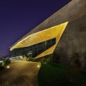 Office Building In Istanbul / Tago Architects Office Building In Istanbul / Tago Architects © Gürkan Akay
