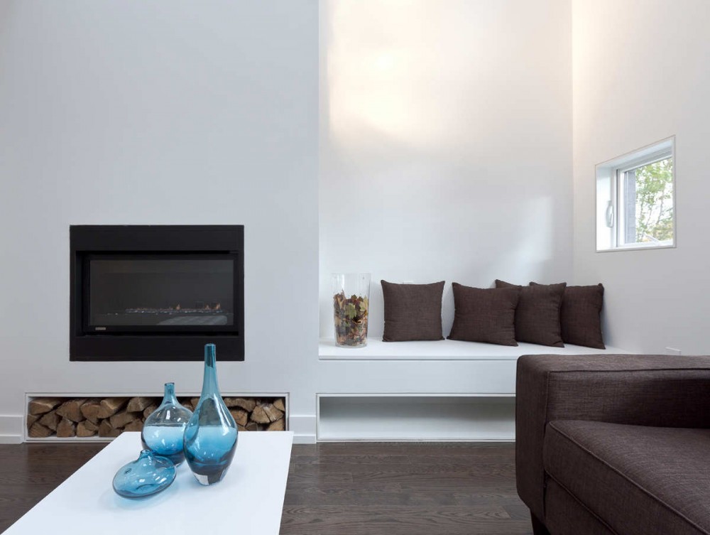 Charcoal House / Atelier rzlbd