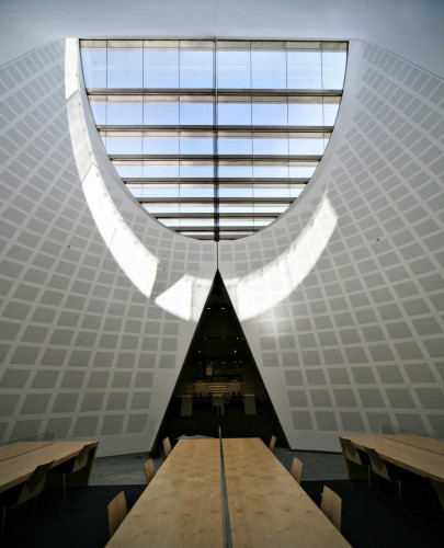 Faculty of Law, University of Sydney / FJMT