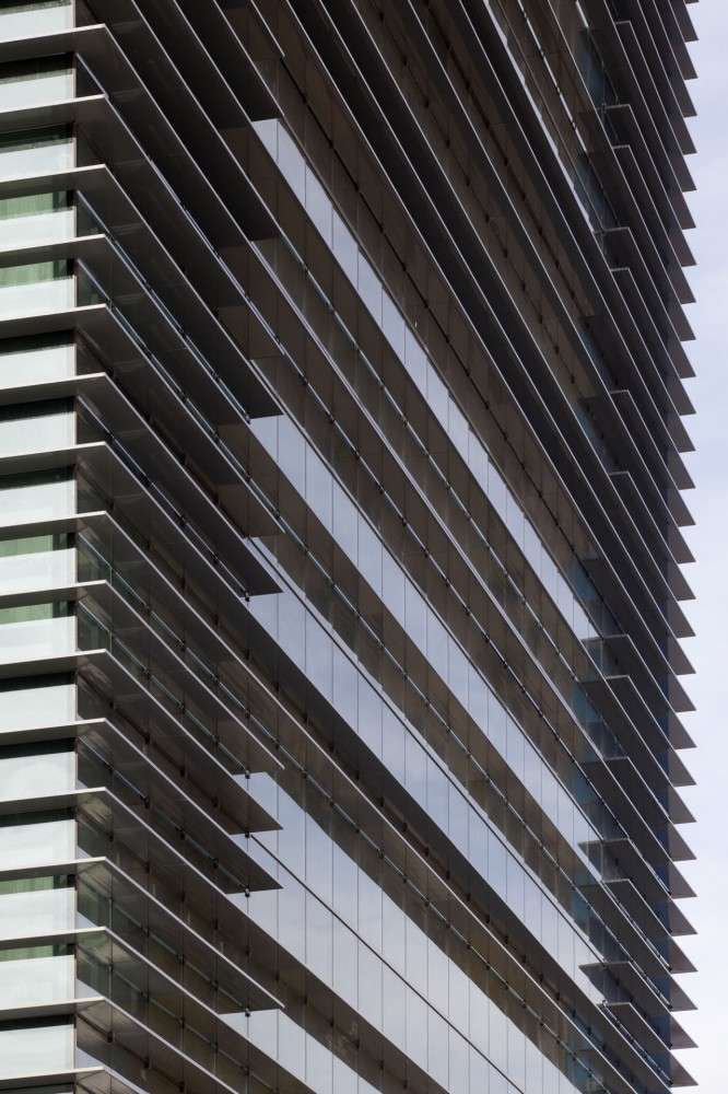 Caja De Guadalajara Office Building / Solano & Catalán