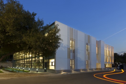 Pasadena Water and Power / Gonzalez Goodale Architects