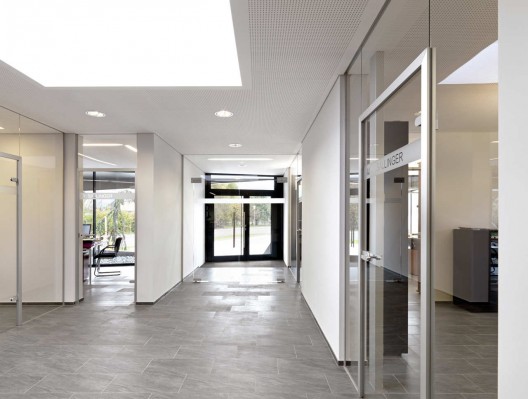 Bau Sallinger Office / Spado Architects