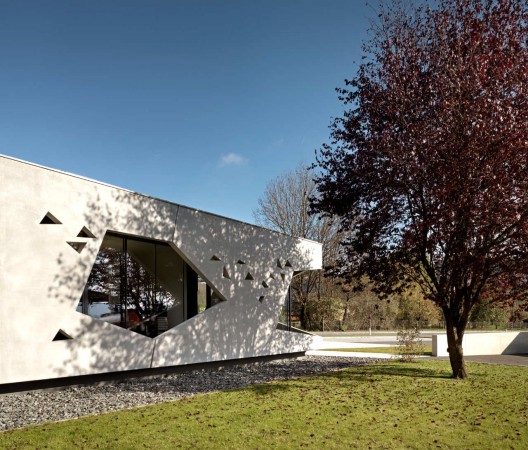 Bau Sallinger Office / Spado Architects