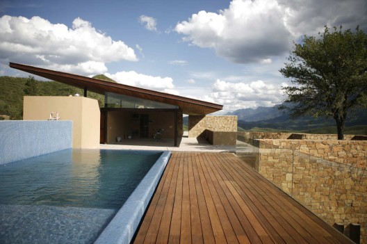 Los Osos House / Agustín Landa Ruiloba