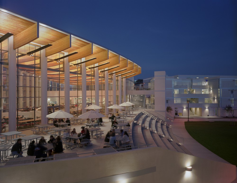 Eleanor Roosevelt College / Safdie Rabines Architects and Moshe Safdie & Associates