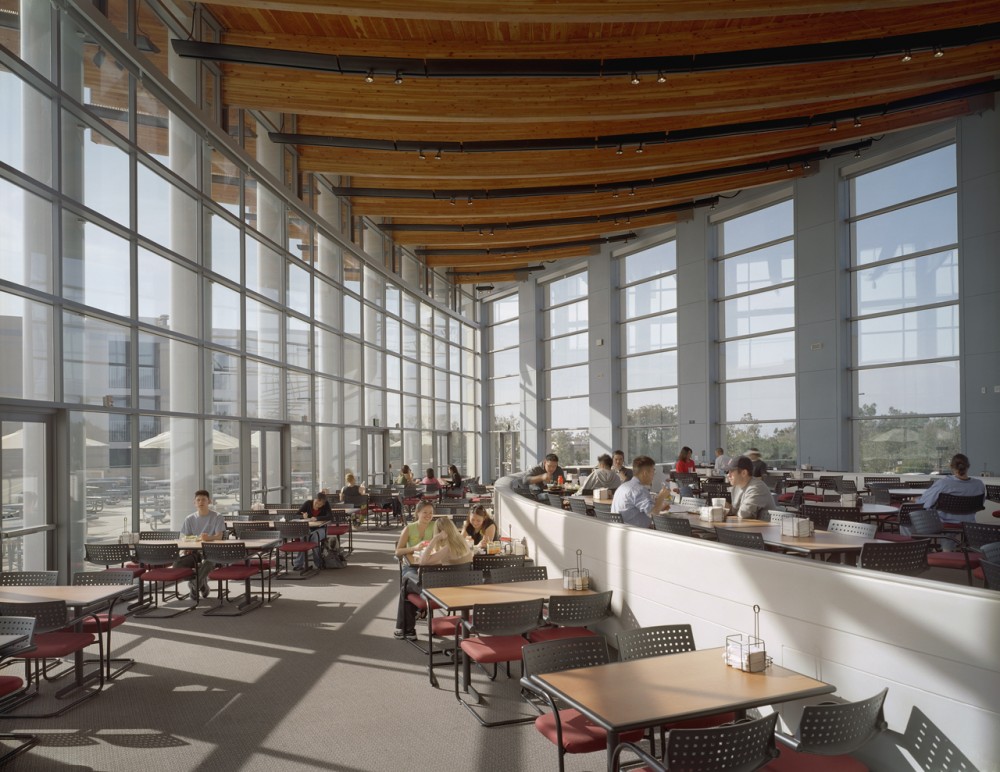 Eleanor Roosevelt College / Safdie Rabines Architects and Moshe Safdie & Associates