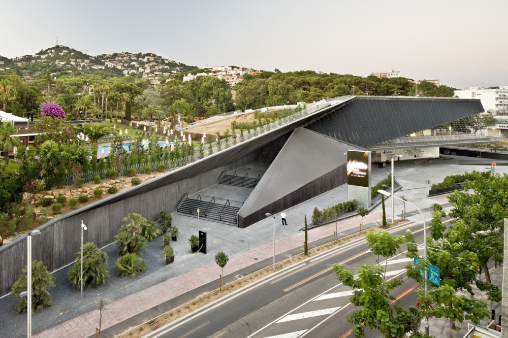 Costa Brava Gran Casino / b720 Fermín Vázquez Arquitectos