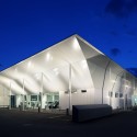 Commercial Building Fratelli Cozzi Auto / Buratti+Battiston Architects Commercial Building Fratelli Cozzi Auto / Buratti+Battiston Architects © Buratti+Battiston Architects