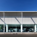 Commercial Building Fratelli Cozzi Auto / Buratti+Battiston Architects