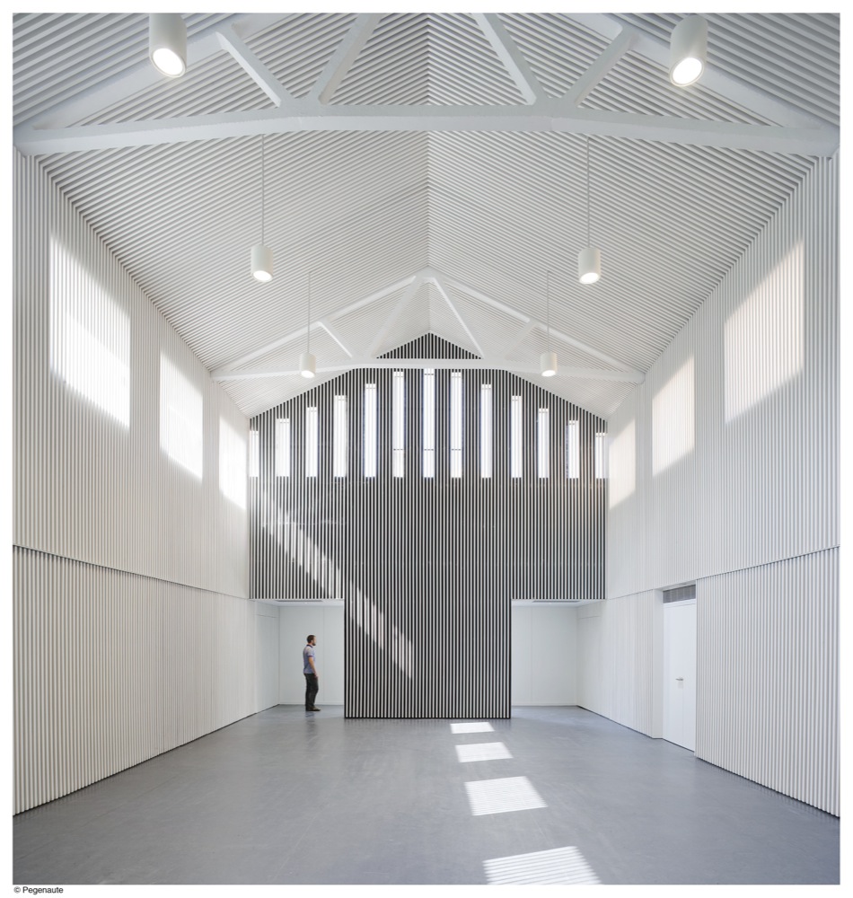 Ferreries Cultural Centre / [ARQUITECTURIA]