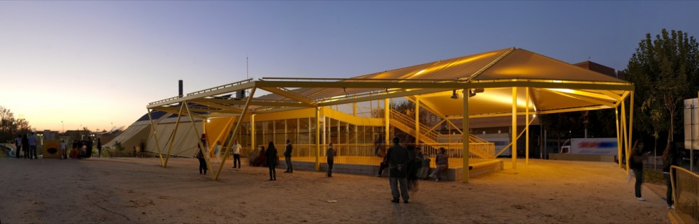 Ecopolis Plaza / Ecosistema Urbano