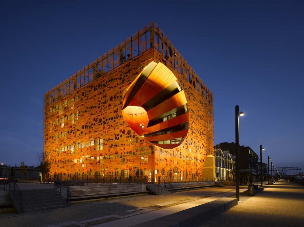 The Orange Cube / Jakob + Macfarlane Architects