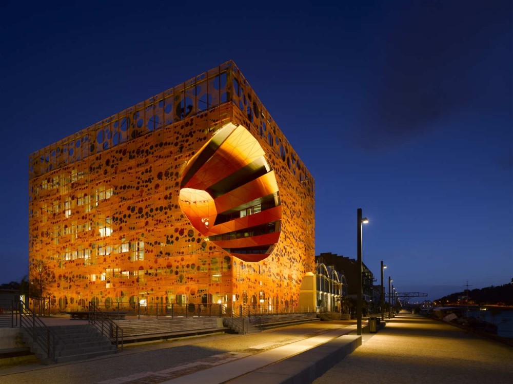 The Orange Cube / Jakob + Macfarlane Architects