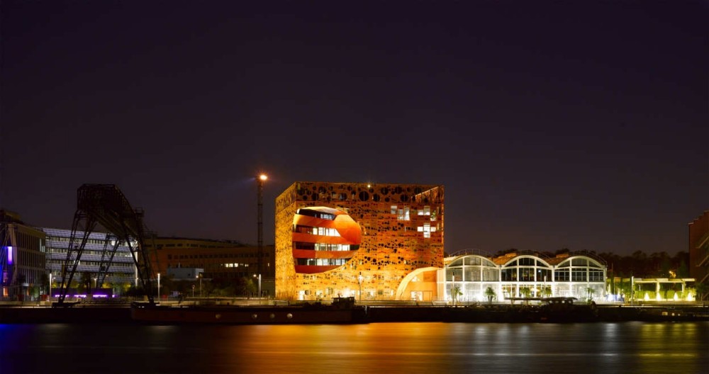 The Orange Cube / Jakob + Macfarlane Architects