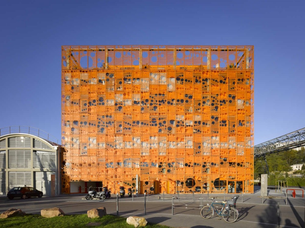 The Orange Cube / Jakob + Macfarlane Architects