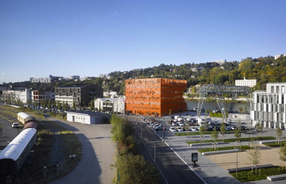 The Orange Cube / Jakob + Macfarlane Architects