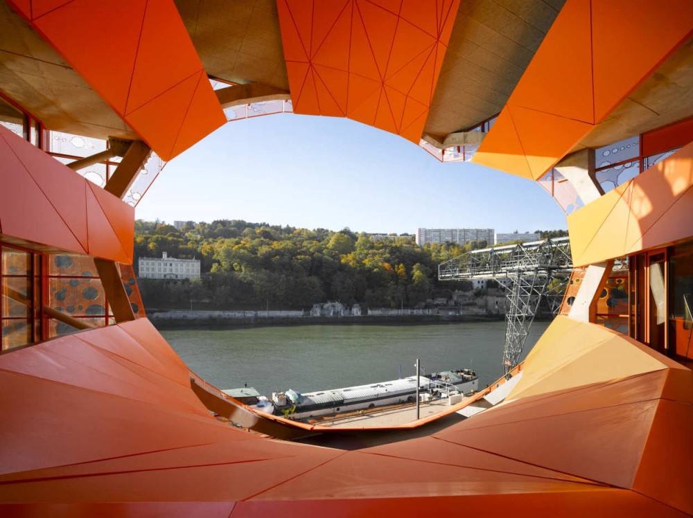 The Orange Cube / Jakob + Macfarlane Architects
