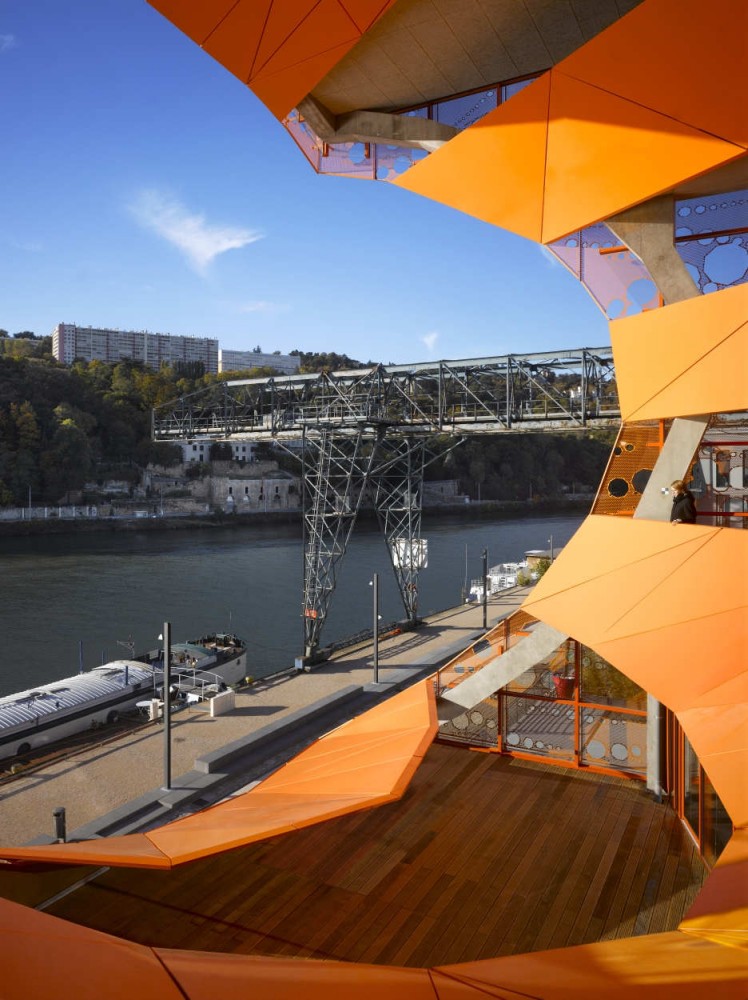 The Orange Cube / Jakob + Macfarlane Architects