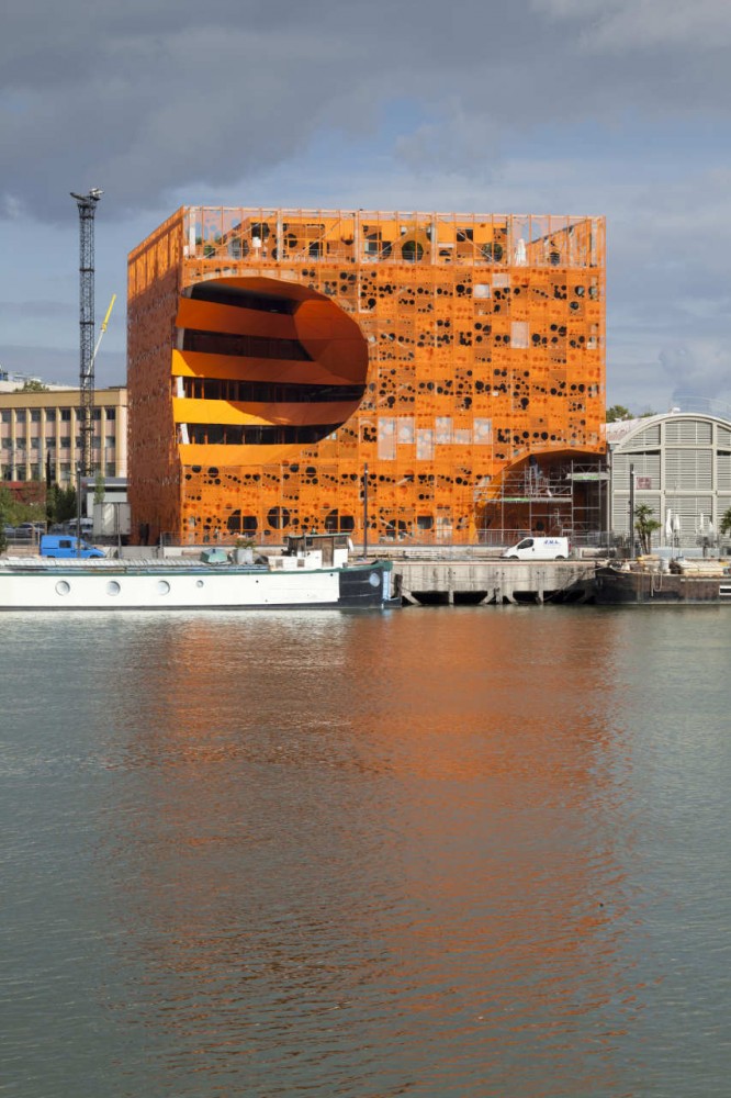 The Orange Cube / Jakob + Macfarlane Architects