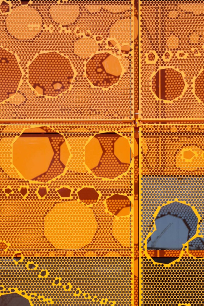The Orange Cube / Jakob + Macfarlane Architects