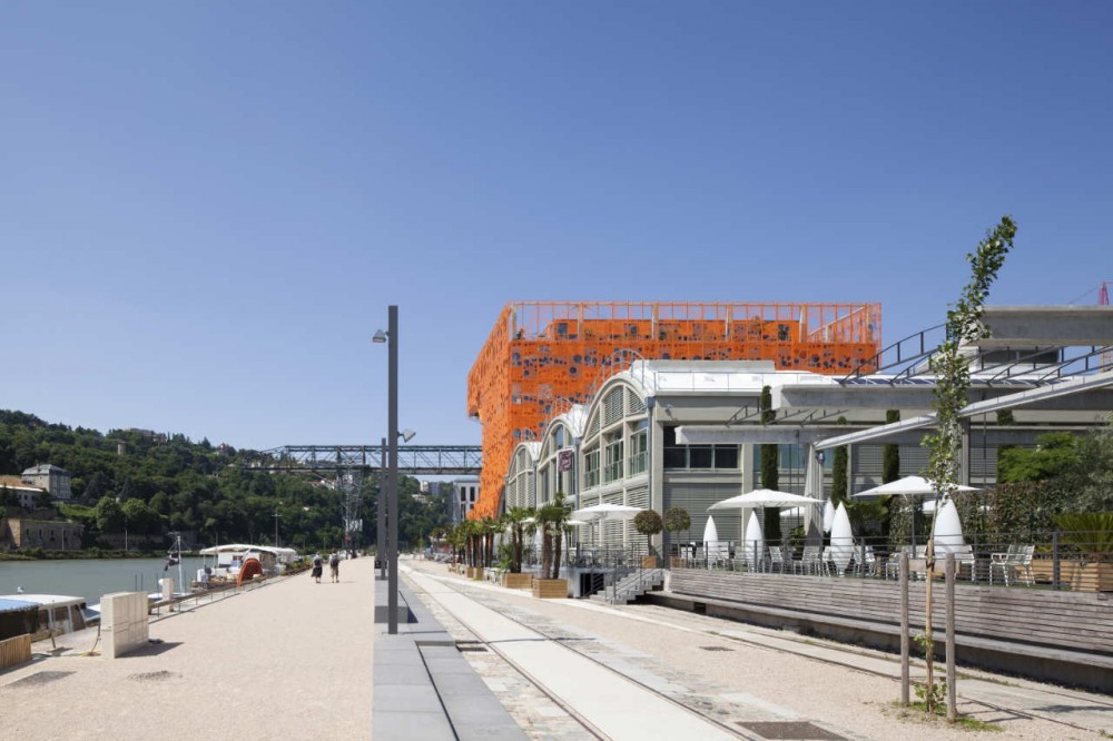 The Orange Cube / Jakob + Macfarlane Architects