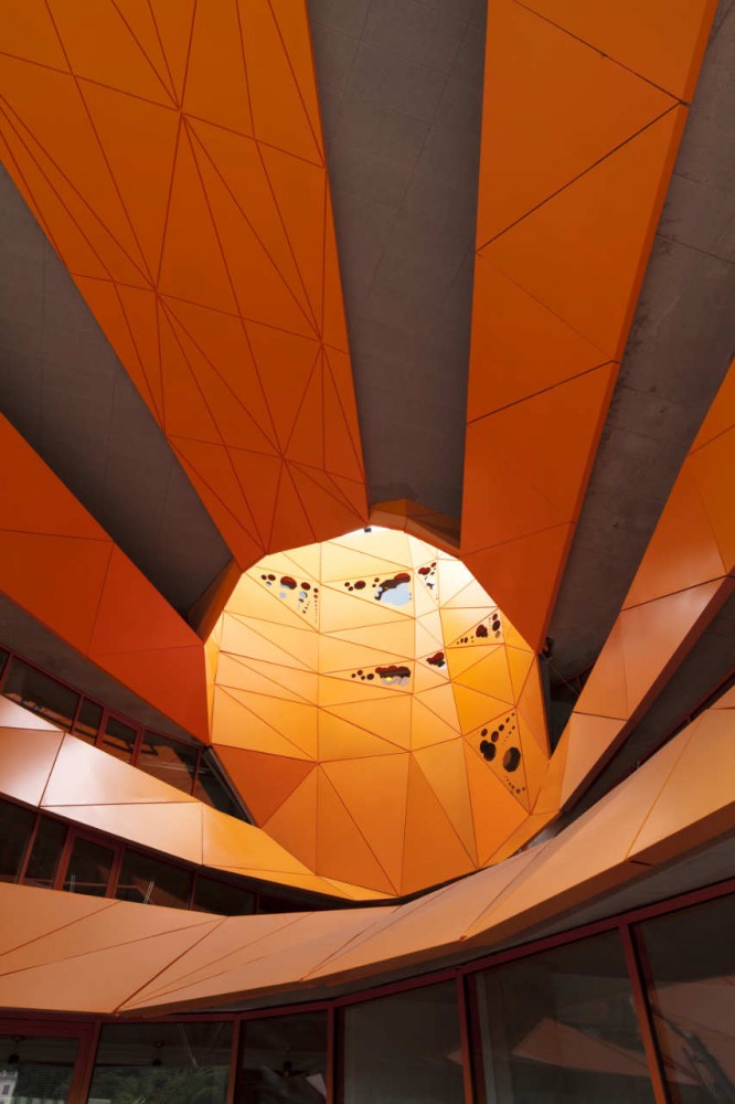 The Orange Cube / Jakob + Macfarlane Architects