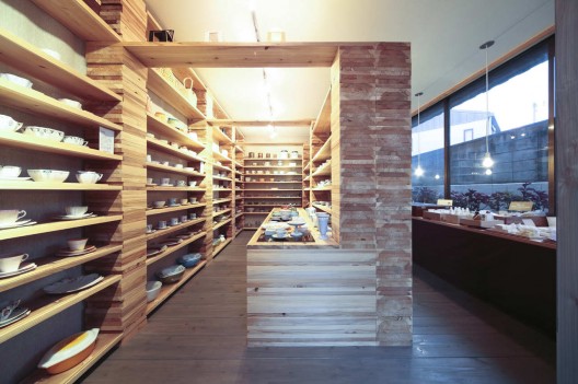 Habitat Antique / Facet Studio