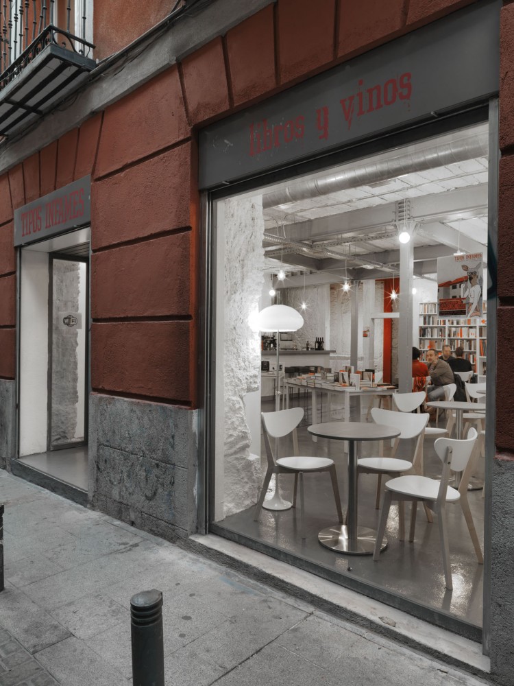 Library And Coffee Shop / MYCC