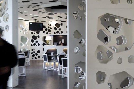 A Coffee House Made From Coffee / LOFF Atelier