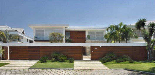 House In Barra da Tijuca / Progetto Arquitetura e Interiores