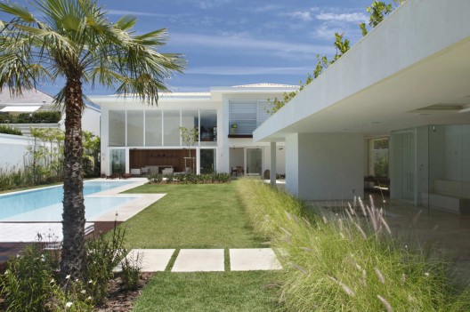 House In Barra da Tijuca / Progetto Arquitetura e Interiores