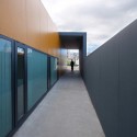 Veterinary Clinic, Ulth / Posto 9 Veterinary Clinic, Ulth / Posto 9 © Filipe Oliveira