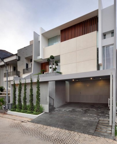 Leo House / Edha Architects