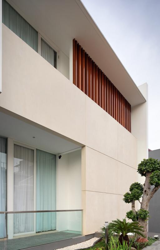 Leo House / Edha Architects