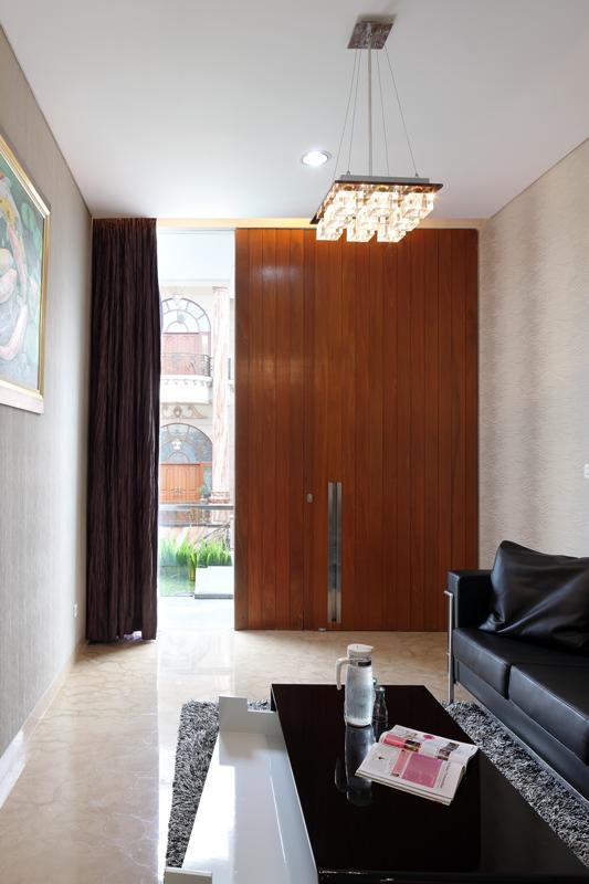 Leo House / Edha Architects