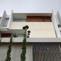 Leo House / Edha Architects Leo House / Edha Architects © Fernando Gomulya – Tectography