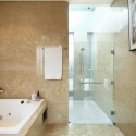 Leo House / Edha Architects Leo House / Edha Architects © Fernando Gomulya – Tectography