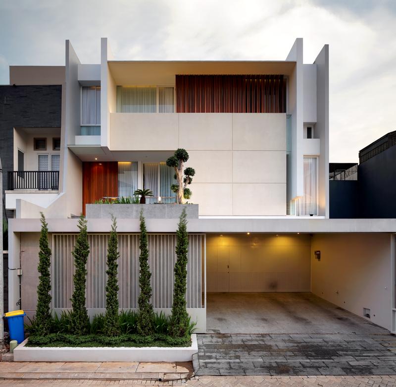 Leo House / Edha Architects
