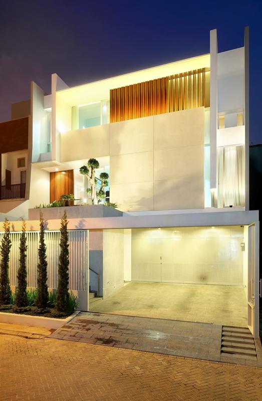 Leo House / Edha Architects