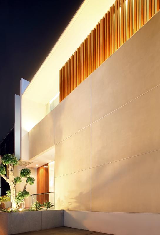 Leo House / Edha Architects