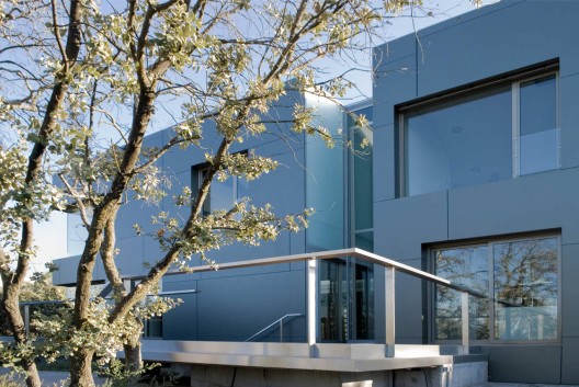 The House On The Hill / Miguel Barahona, PYF Arquitectura