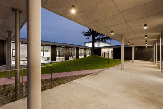 Candoso S. Martinho School Centre / Pitagoras Arquitectos