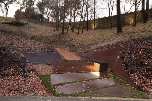 Projecto De Espaços Exteriores De Habitaçao / Pitagoras Arquitectos
