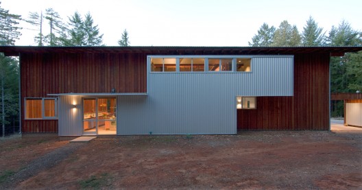 House for Two Artists / Marcy Wong Donn Logan Architects