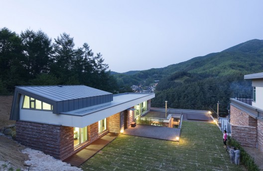 Wondangri House / UOSarchitects