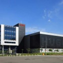 Huga Fab III and Headquarters Building / J. J. Pan & Partners Huga Fab III and Headquarters Building / J. J. Pan & Partners © Chun Chieh Liu