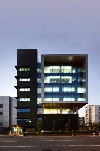 Huga Fab III and Headquarters Building / J. J. Pan & Partners