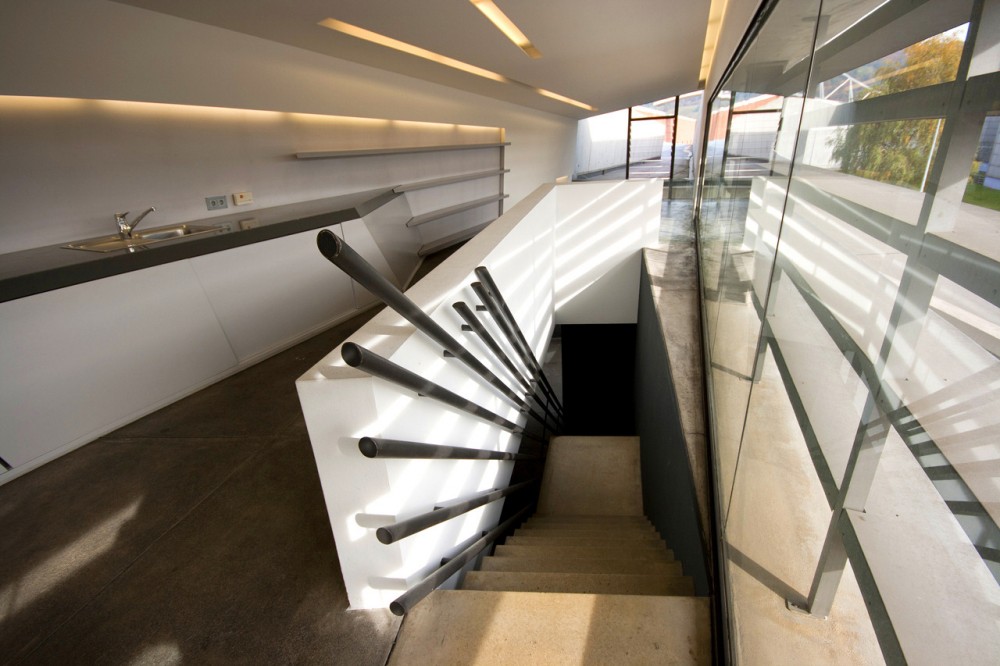 AD Classics: Vitra Fire Station / Zaha Hadid