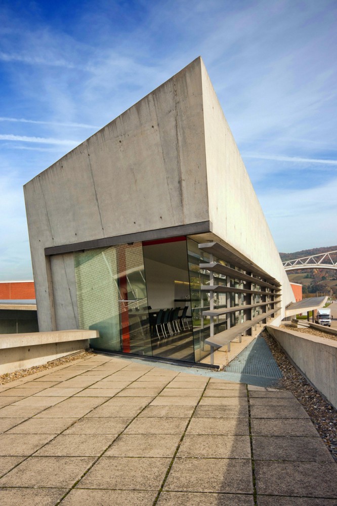 AD Classics: Vitra Fire Station / Zaha Hadid