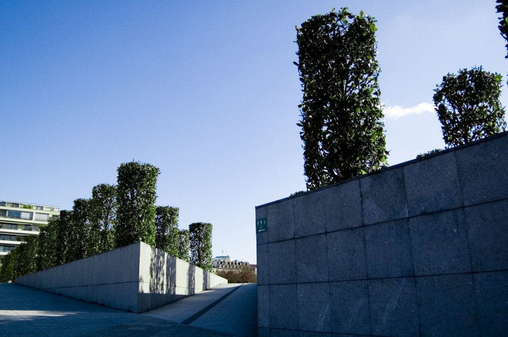 AD Classics: Parc Andre Citroen / Alain Provost